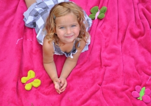 Prehoz cez posteľ dark pink meadow, 