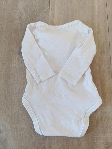 Body s mašličkou, 68