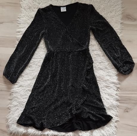 Príležitostné šaty, 134