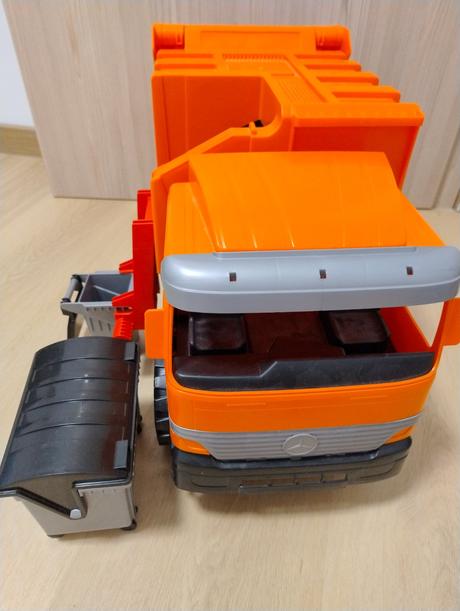 Smetiarske auto lena, 