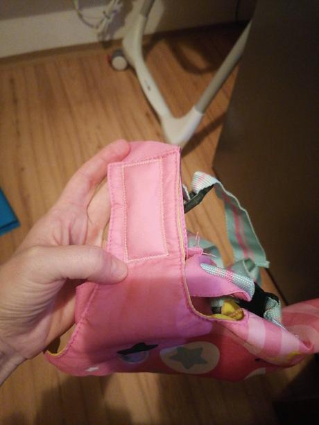 Nosic a autosedacka baby born, 