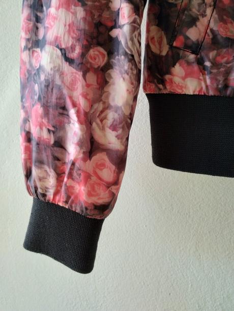 Kvetinová prechodná bunda, 164