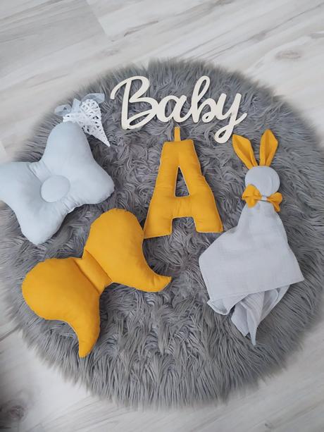 Písmená dekoračné,