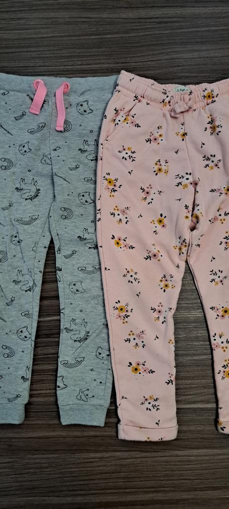 2x tepláky, f&f,116