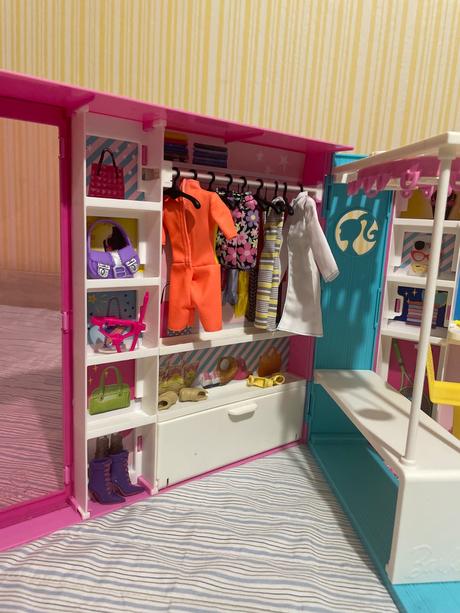 Barbie domček- šatník, 