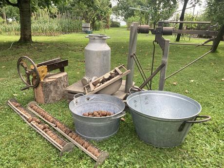 Váha na obilie, mliekarenská konva, vandle,,