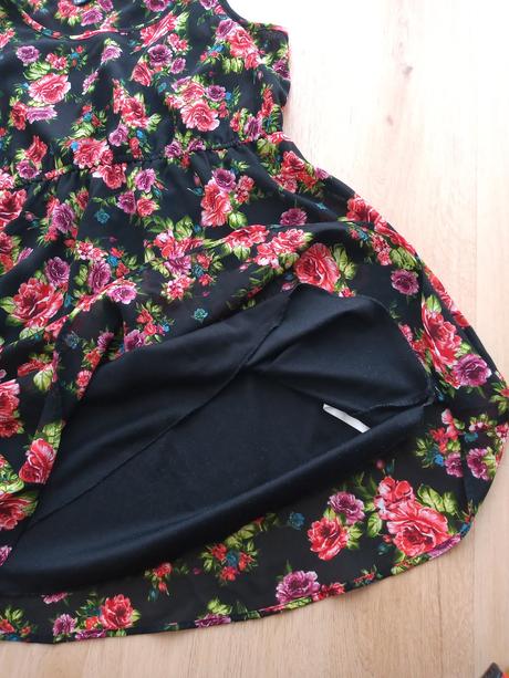 Kvetované letné šaty, terranova,s