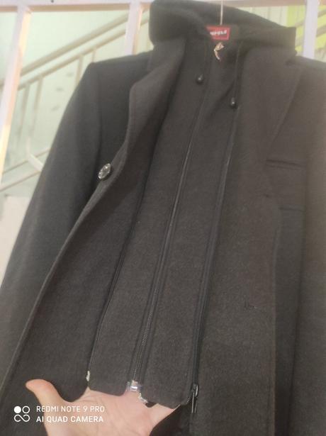 Pánsky kabát s kapucňou ako nový, m