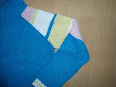 Bledomodry sveter, m