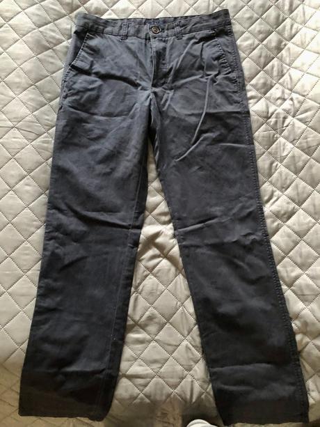 Tmavosivé nohavice, 38