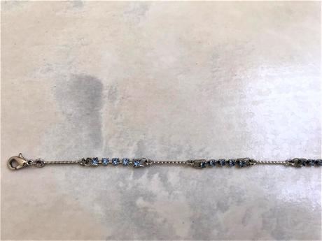 Jemný tenký náramok, 