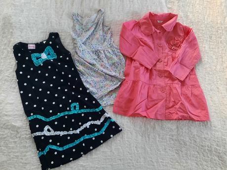 Šaty a pláštik, 104–116