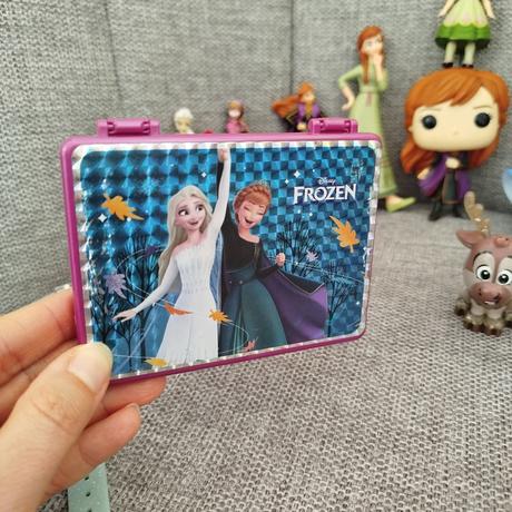 Zbierka figúrok frozen + polly pocket grátis,