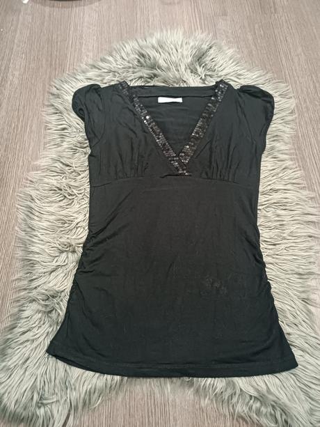 Tričko s výstrihom veľ. m, m