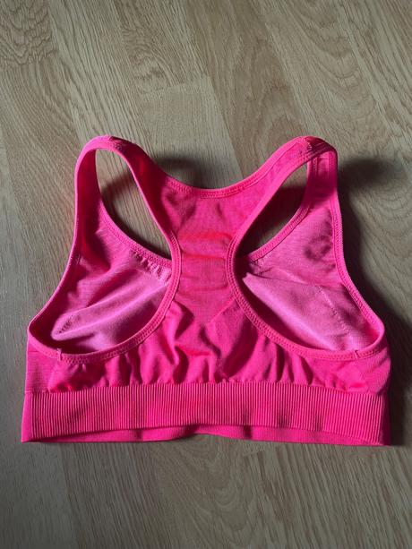 Športová podprsenka, 158