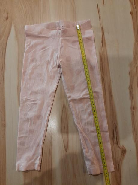 Tenké legínky s bodkami, 104