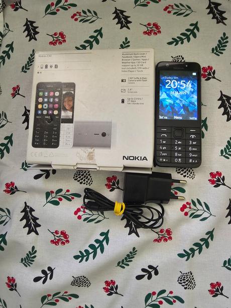 Nokia 230 volna v dobrom stave komplet, nokia
