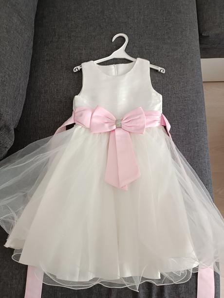 Šaty slávnostné a sandálky, 122