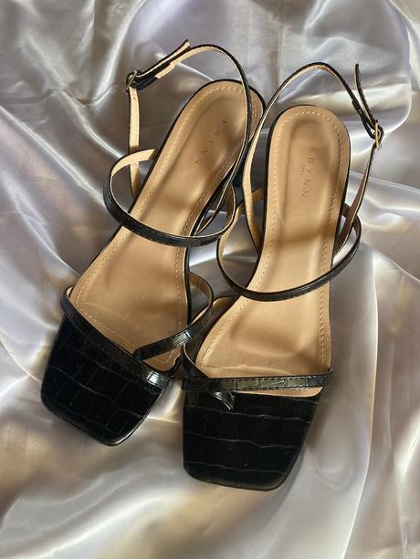 Čierne sandálky, 40