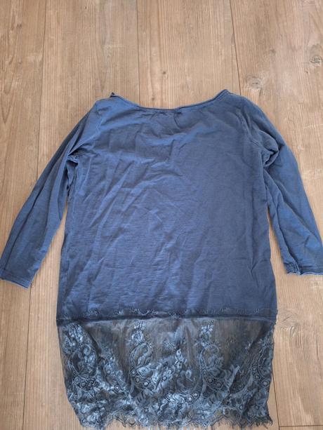 Modré tričko s cipkou, m