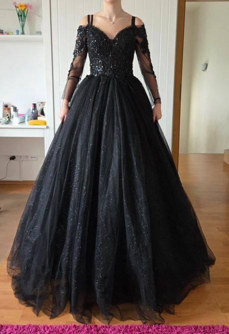 Slávnostné šaty na ples alebo stužkovú, s