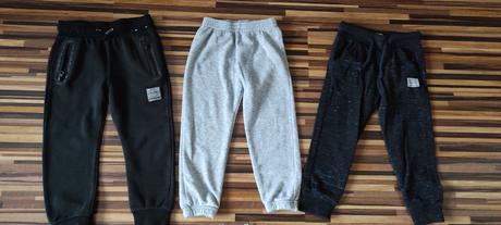 Hrubšie tepláky 3ks, f&f,104