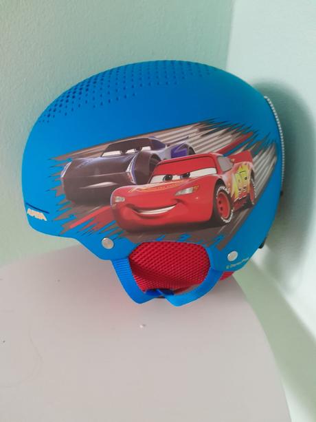 Predám prilbu mcqueen, alpina sports