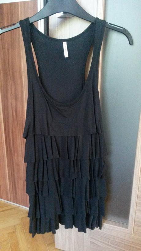 Čierne tielko s volanikmi, fishbone,s