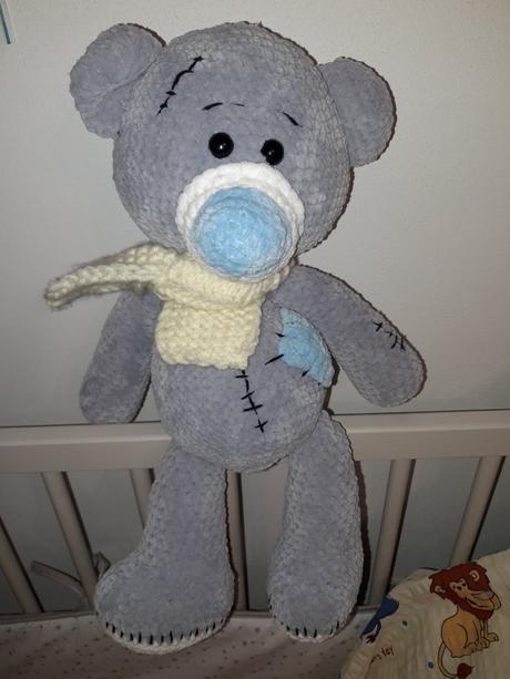 Háčkovaní mackovia so záplatou, 