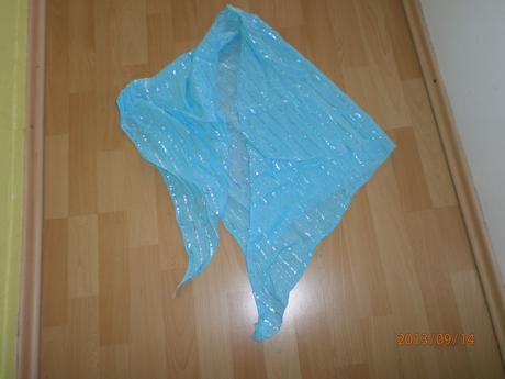 Čierna  a tyrkysová šatka, <50