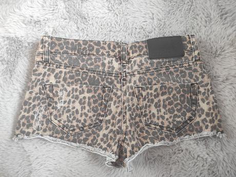 Šort, lipsy london,xs