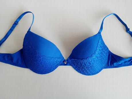 Talianska modrá podprsenka, 75b
