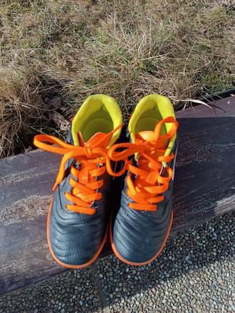 Kopačky na umelú tráávu, umbro,33