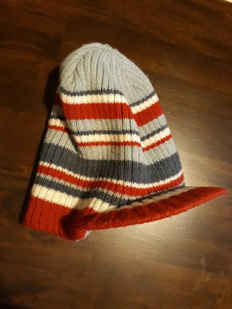 Čiapka so šiltom, 122