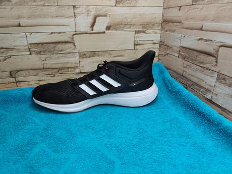 Adidas 46 - čierne bežecké tenisky, adidas,46