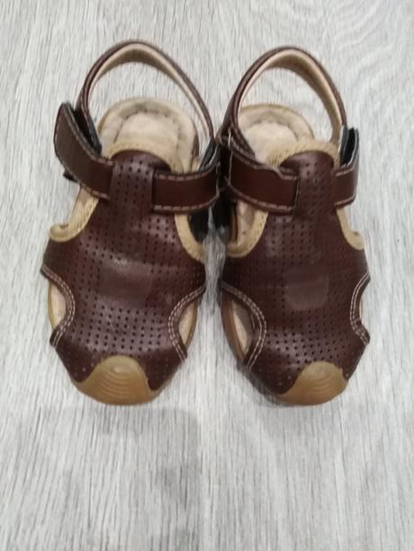 Hnedé sandalky, 24
