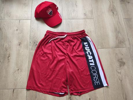 Šiltovka a kraťasy, xxl