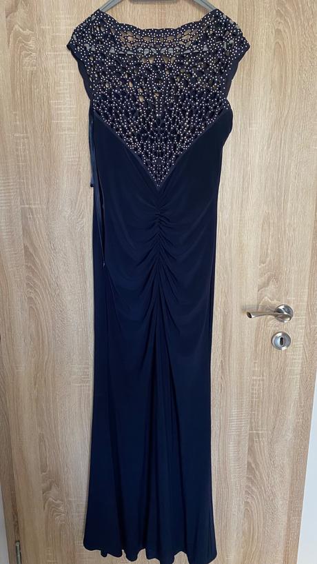 Spoločenské šaty, 36