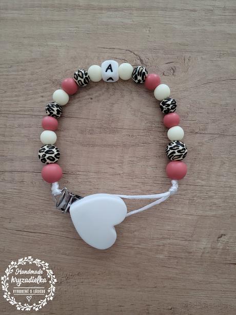 Hryzadielka a retiazky na cumlík, 