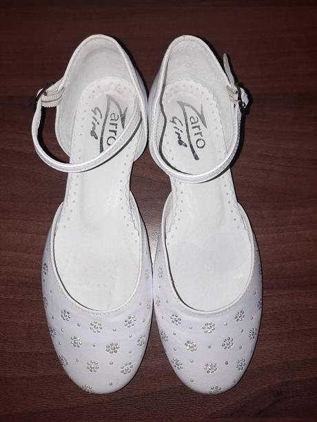 Spoločenské lodičky (vd 20,5 cm), 32