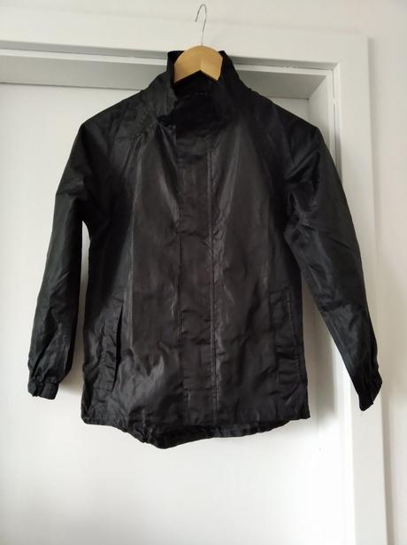 Nepremokavá bunda, 134