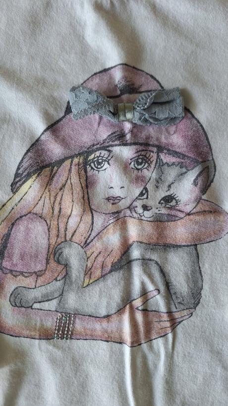 Tričko s peknou aplikáciou, okay,110