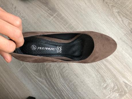 Semisove topanky, 37