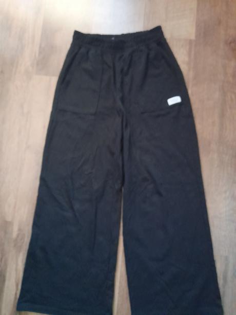 Široké  tepláky, h&m,s