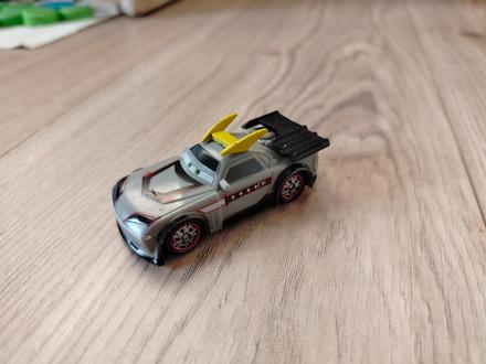 Auto disney pixar cars kabuto,