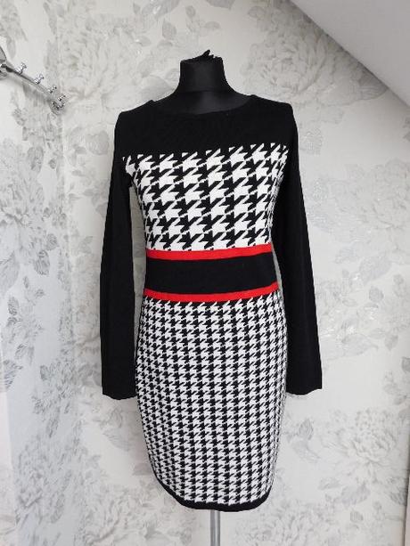 Pekne kvalitne šaty, 36