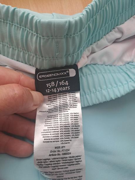 Legíny s všitými kraťasmi, 158