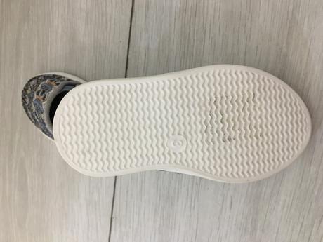 Topánky river island, 19