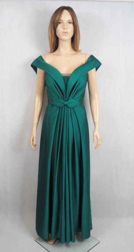 Kvalitné spoločenské šaty, 40