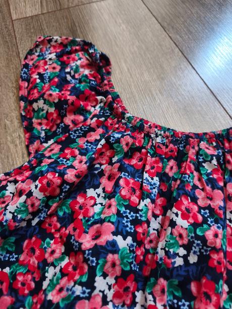 Floral top, h&m,134